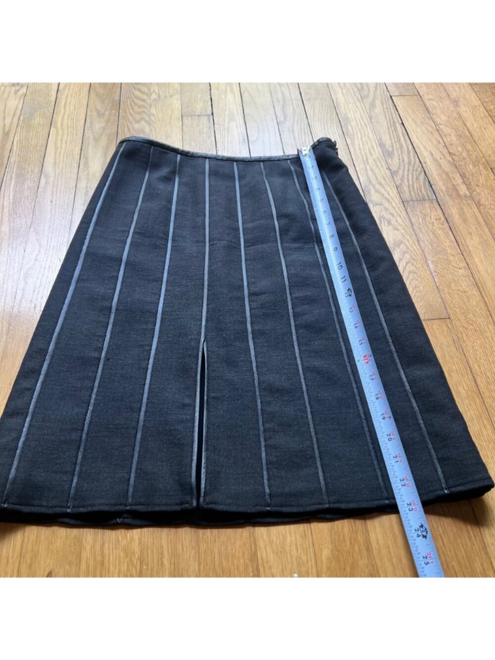 Vintage Armani Collezioni Size 8 Black Gray Wool Leather A-Line Skirt - Picture 7 of 13